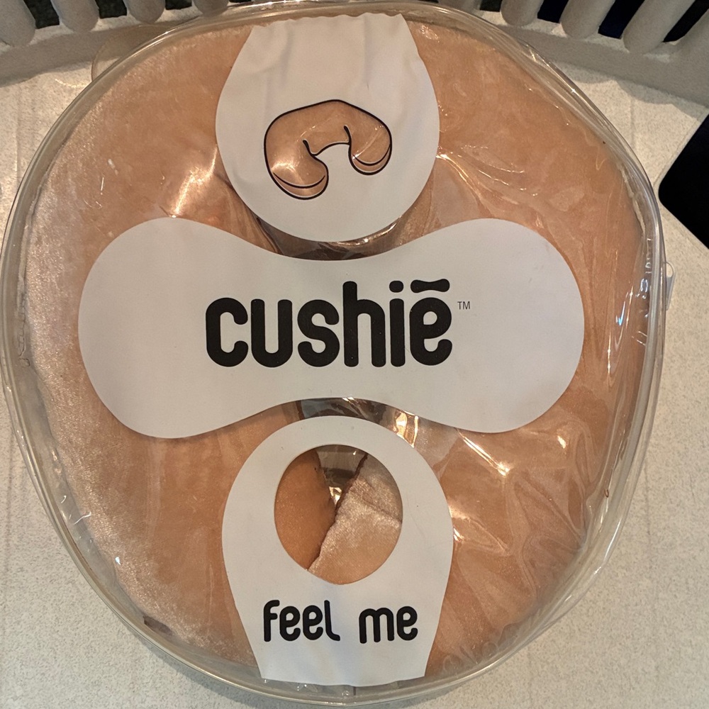 Cushie Cream Neck Cushion